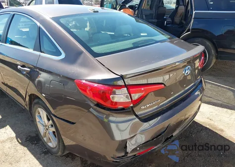 2017 Hyundai Sonata z USA, uszkodzony, nr VIN 5NPE24AF4HH541495